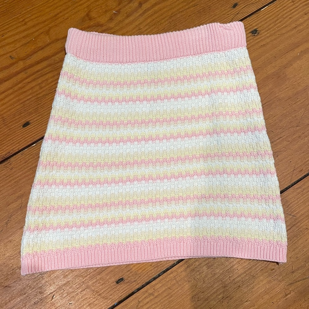 Pastel knit skirt size XS